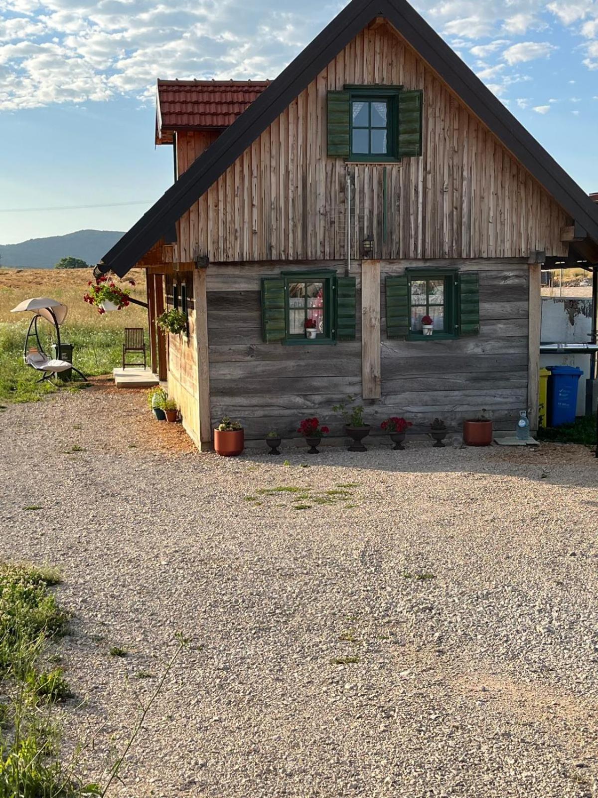 Апартаменты Wooden House Ante Self Check - In And Check - Out Оточац Экстерьер фото