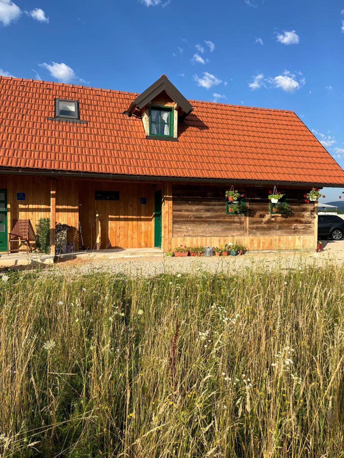 Апартаменты Wooden House Ante Self Check - In And Check - Out Оточац Экстерьер фото